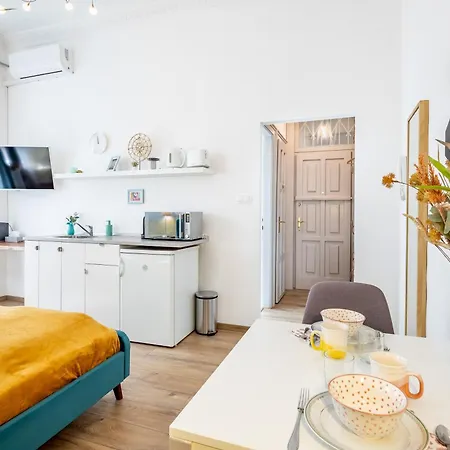 Apartment, Quiet, Perfect Location 公寓