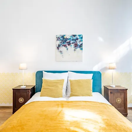 Apartment, Quiet, Perfect Location
