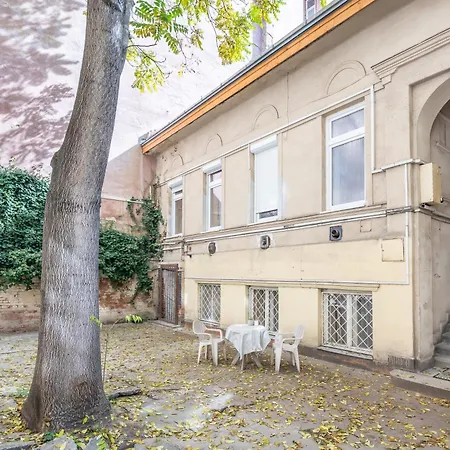 Apartment, Quiet, Perfect Location 公寓 *